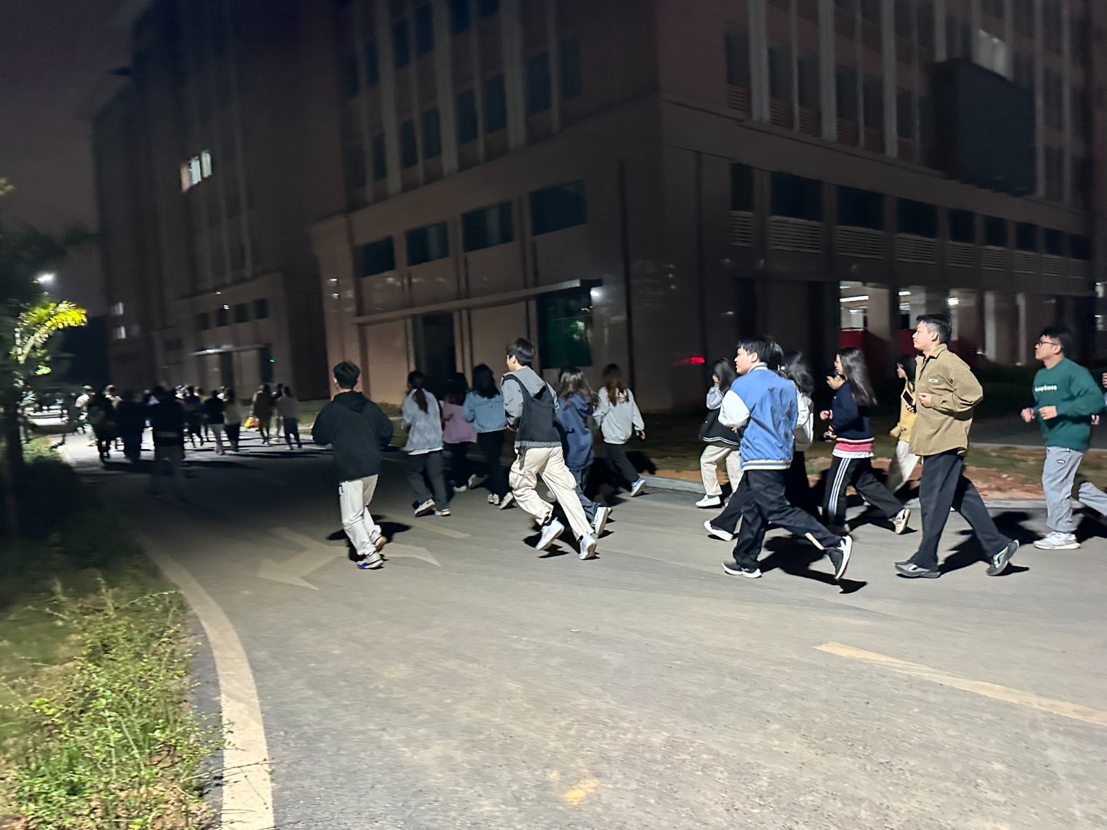 微信图片_20231114184037.jpg 微信图片_20231114184037.jpg