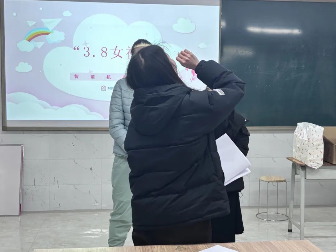 r.jpg