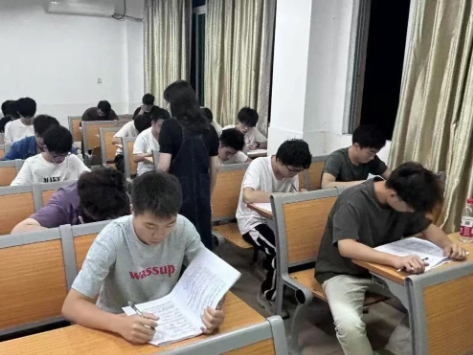 屏幕截图 2025-05-21 224921.png