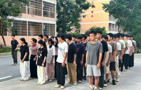 屏幕截图 2025-09-17 221415.png 屏幕截图 2025-09-17 221415.png