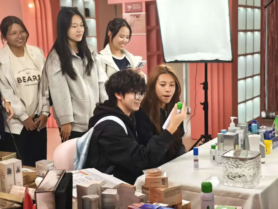 图片4.jpg 图片4.jpg