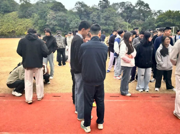 屏幕截图 2025-12-06 140124(1).png 屏幕截图 2025-12-06 140124(1).png