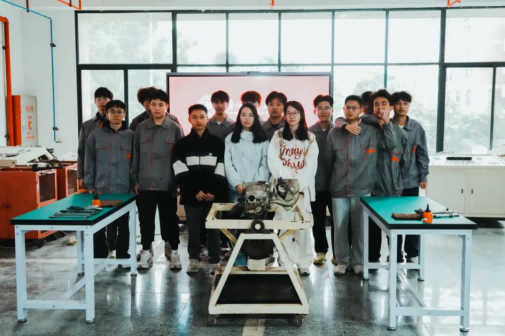 屏幕截图 2025-12-27 182925.png 屏幕截图 2025-12-27 182925.png